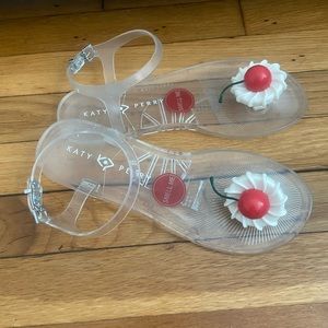 Katy Perry Women’s The Geli Flat Women’s Sandal, Cherry Red Size 8.